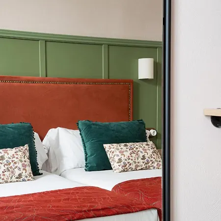 The Honest & Hotel *