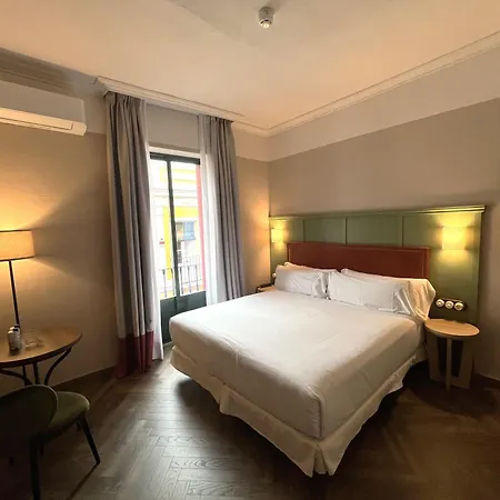 The Honest & Hotel *