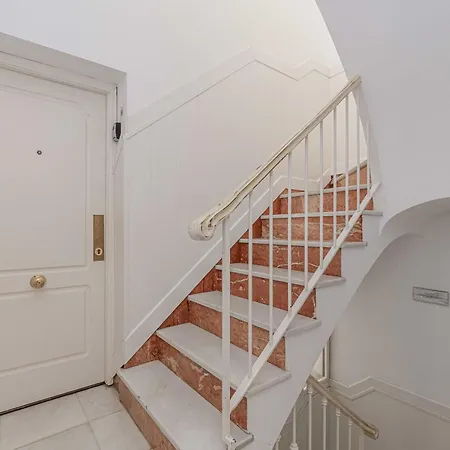 Recaredo 7 Apartment *