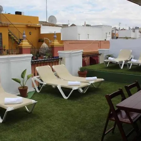 Casa Palacio Siglo Xviii En Centro Histórico De Sevilla. Сasa de vacaciones