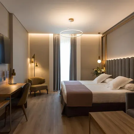 Giralda Center Otel 4*
