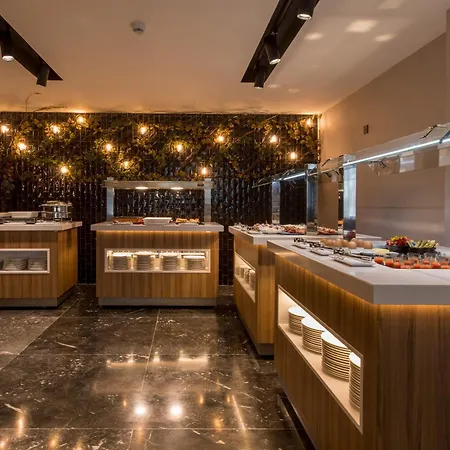 Giralda Center Otel 4*