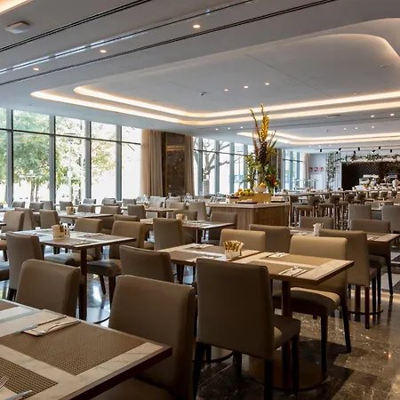 Giralda Center Otel 4*