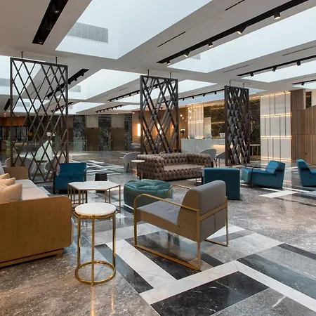 Otel Giralda Center 4*