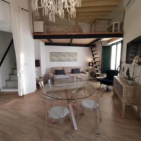 Casa Mora Triana Seville