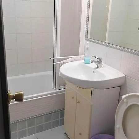 Cosy With Shared Balcony Apartament