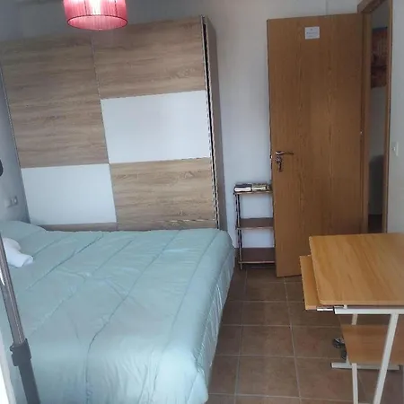 Cosy With Shared Balcony * Sewilla