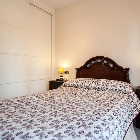 Apartment Amplio Piso En Nervion, Excelente Zona De La Ciudad. Seville
