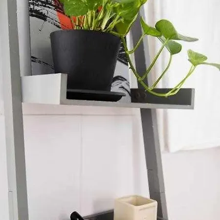 Lujoso Con Patio En Triana Appartement