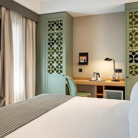 Отель Catalonia Santa Justa 4*