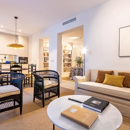Casa De La Moneda Residence Sevilla 公寓式酒店 *