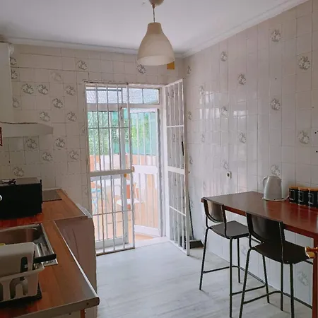 Apartamento 8 Mins Walk To Train Station Cost Youth