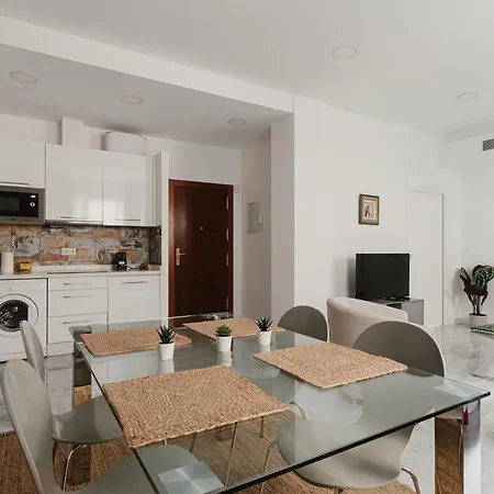 Quiet And Comfortable Fully Renovated Séville