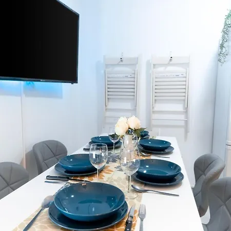 Downtown 3 Bedrooms, 1 Bathroom, Wifi Apartment Seville