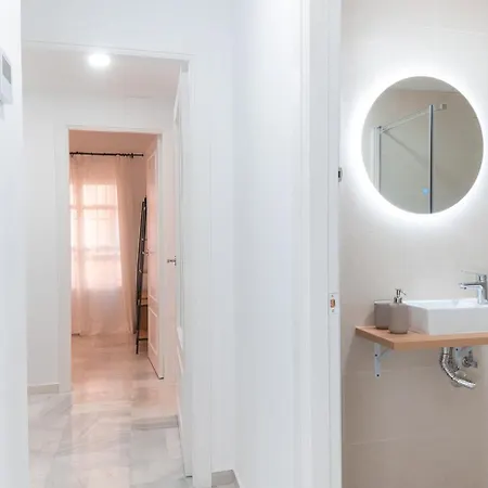Downtown 3 Bedrooms, 1 Bathroom, Wifi Seville