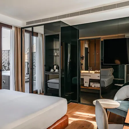 Unuk Hotel