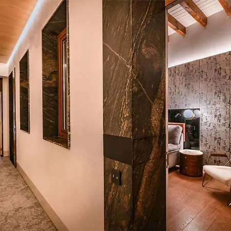 Unuk Hotel