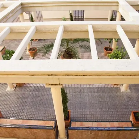 Zona 1 Santa Cruz Parking Privado Севилья