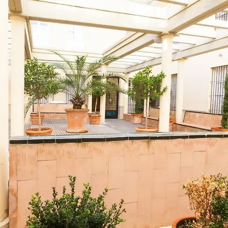Zona 1 Santa Cruz Parking Privado * Севилья