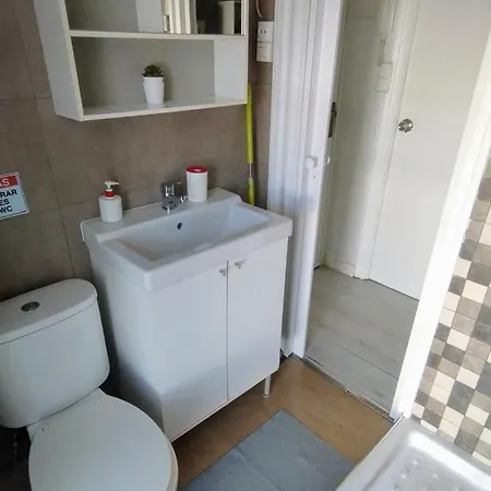Apartment 1 Y Salon Con Sofa Cama Bien Comunicado Con El Centro Sevilla