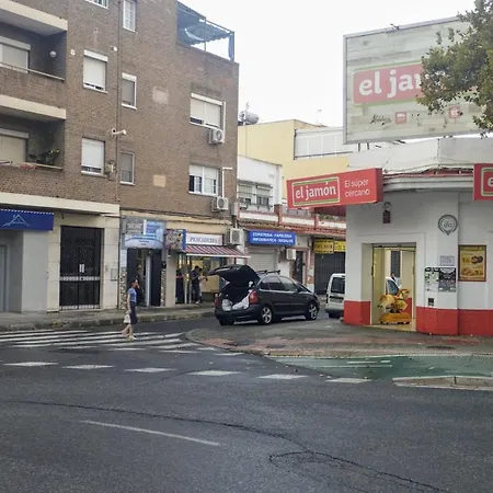 1 Y Salon Con Sofa Cama Bien Comunicado Con El Centro * Sevilla