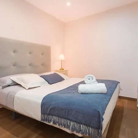 Amplio Piso En El Corazon De Apartamento