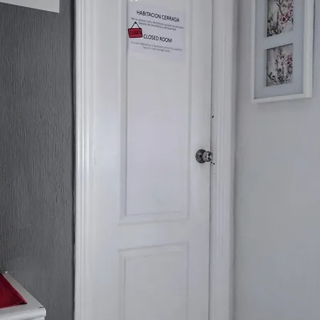 Apartment 1 Y Salon Con Sofa Cama Bien Comunicado Con El Centro Sevilla