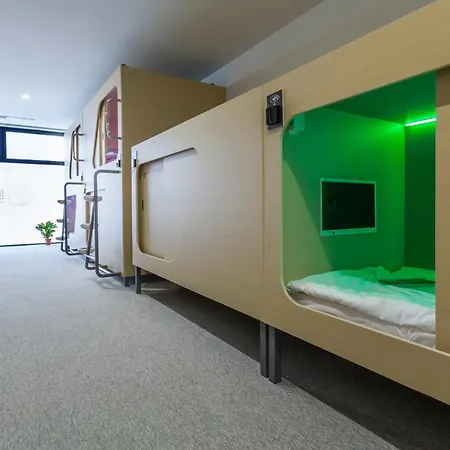 Capsule hotel Urban Cube