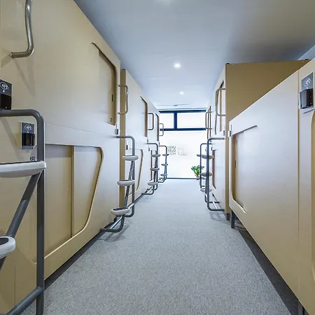 Capsule hotel Urban Cube *