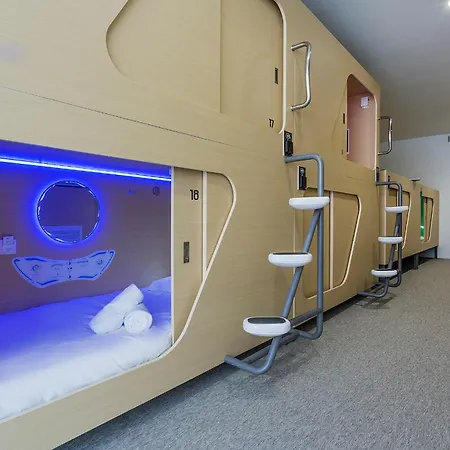 Capsule hotel Urban Cube Seville