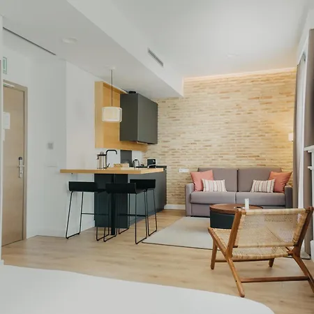 Aquitania Aparthotel 3*