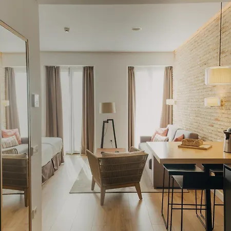 Aquitania Aparthotel Sevilla