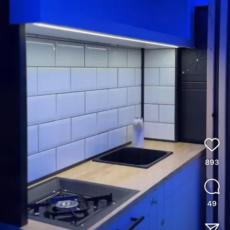 Apartment Camper *