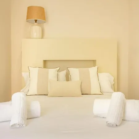 Rodrigo De Triana Deluxe Sevilla