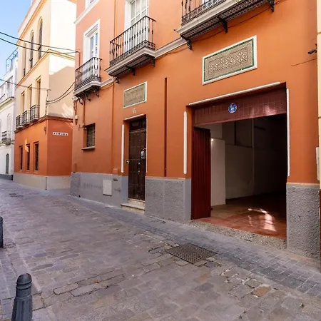 Aurora Nueva Casa Maestranza Catedral Parking * Sevilla