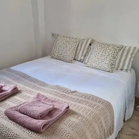 Bright In With Private Garden Apartment *