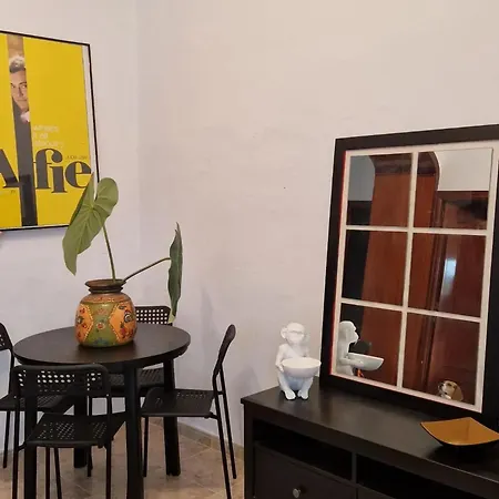 Bright In With Private Garden Seville
