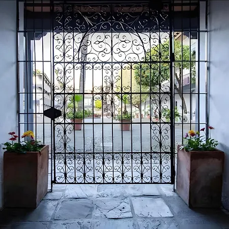 Apto En Historico Patio Andaluz Siviglia