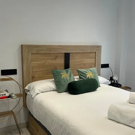 Unika Homes Nervion & Terrace شقة