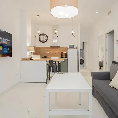New! Stunning Modern 2br Next To Feria *