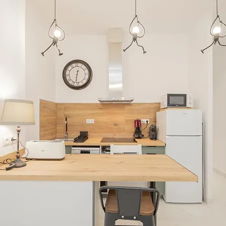 New! Stunning Modern 2br Next To Feria Apartment
