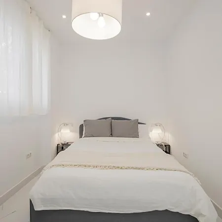 New! Stunning Modern 2br Next To Feria Apartment Sevilla