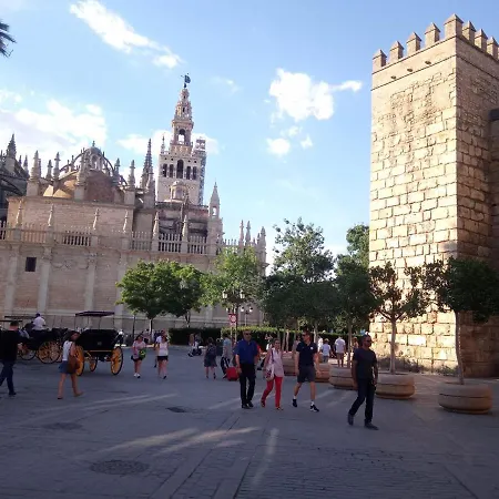 公寓 Secretgarden Sevilla, Quiet Elevator, Ac, Wifi