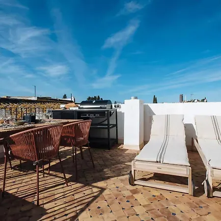 Downtown Penthouse With Views Mora Lägenhet *