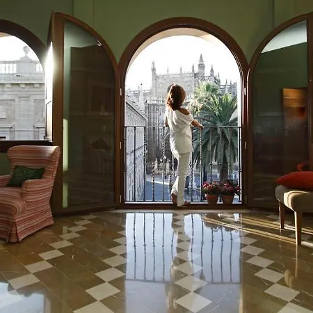 Alcazar Hotel