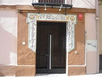 Patio De Cruces Sewilla