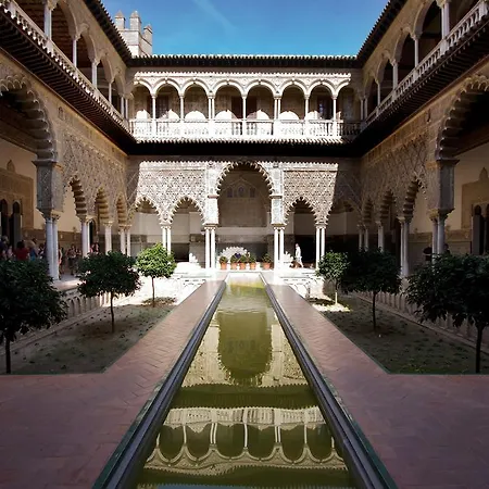Alemanes Gradas Luxury Seville