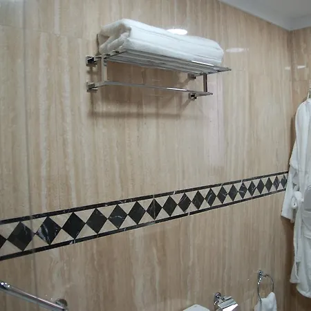 Luxury Ultra * Севилья