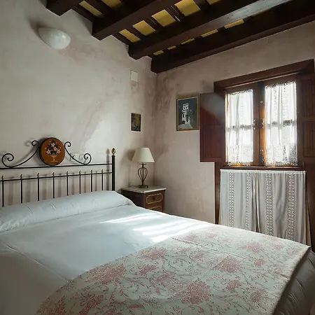 Holi-rent Historic House Next To The Alcazar Seville