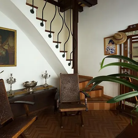 Holi-rent Historic House Next To The Alcazar Seville
